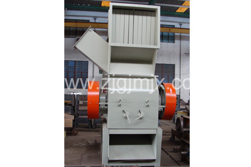 草莓视老版下载地址免费破碎机